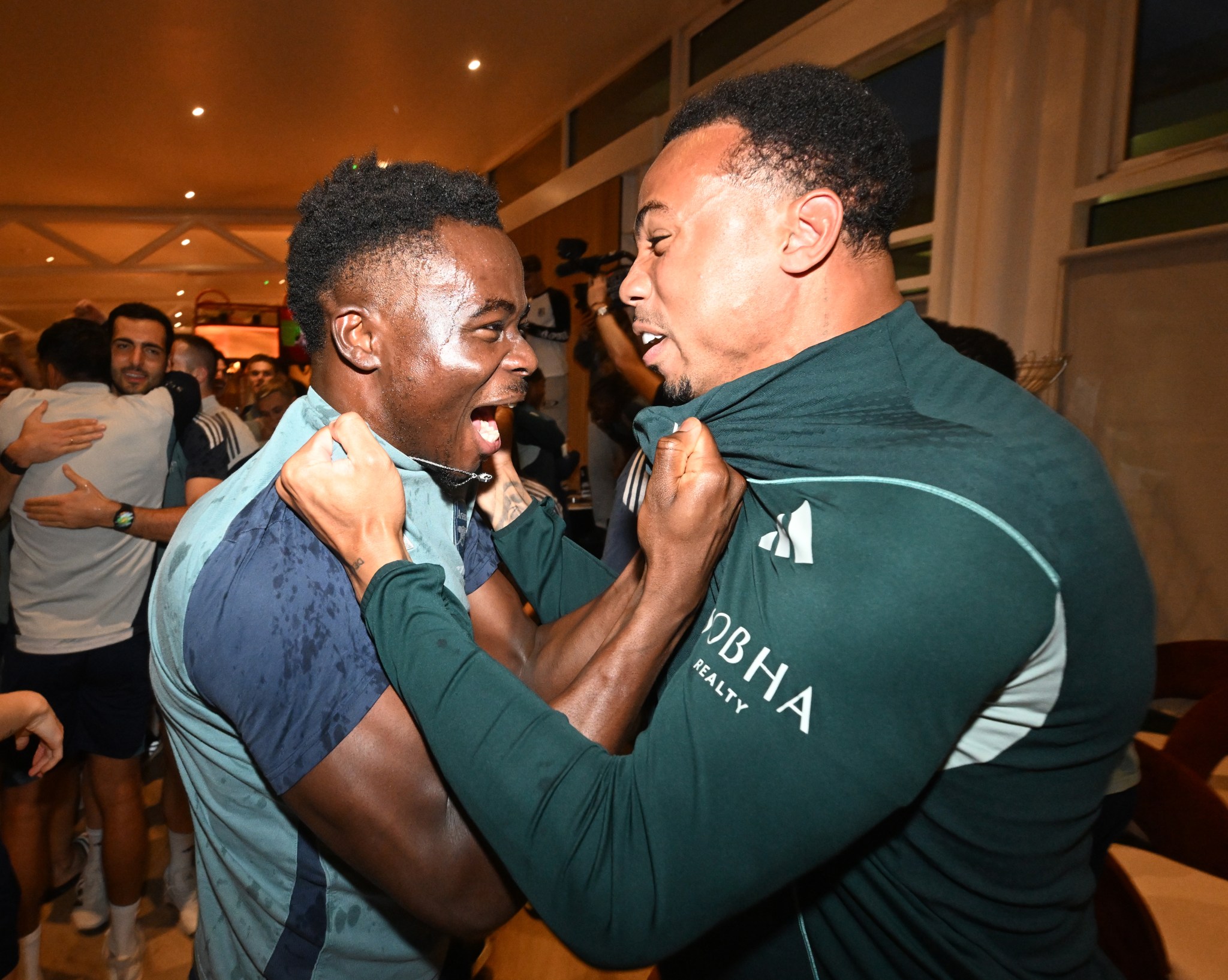 bukayo saka gabriel magalhaes celebrate 1082244628230841 17792340010911116479022