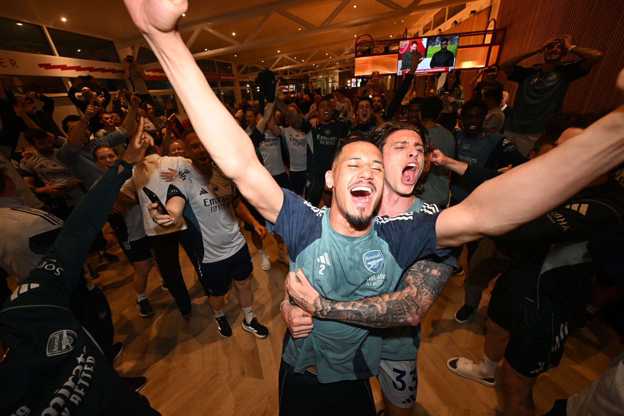 william saliba riccardo celebrate arsenal 1082244489 1779234132108475278908