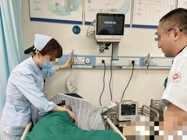 co gai 24 tuoi soc phan ve roi vao nguy kich vi uong 10ml nuoc dua giai nhiet anh1