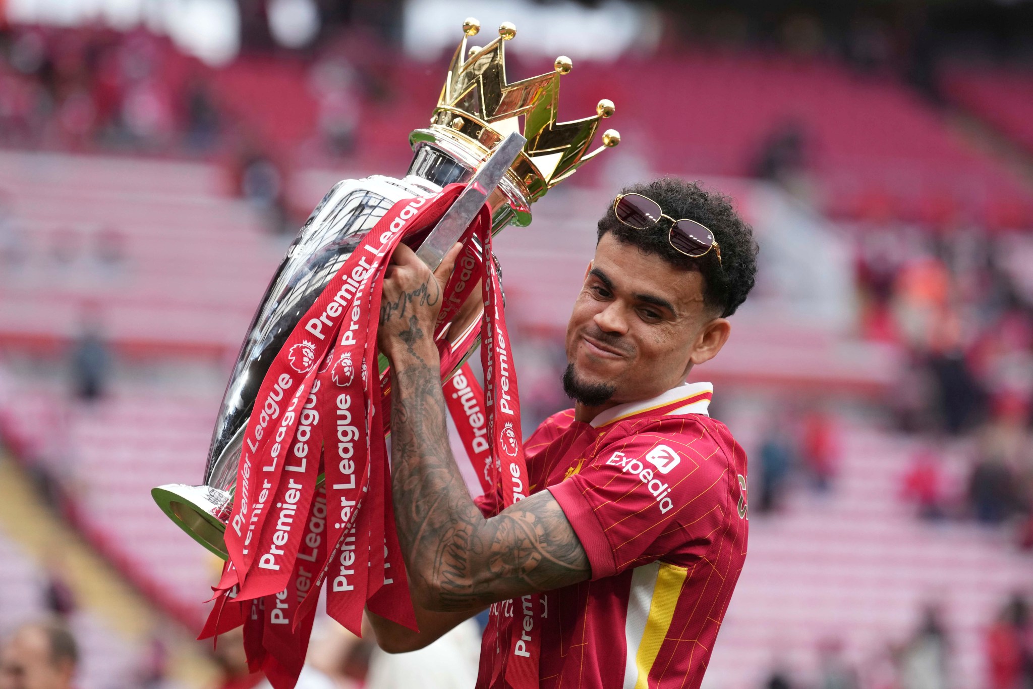 liverpools luis diaz poses winners 998125771 1781579194538758132884