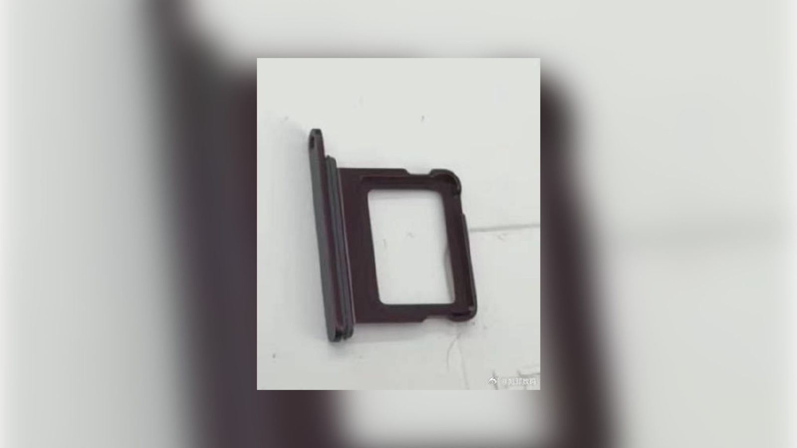 iphone 18 pro dark cherry sim tray2x scaled