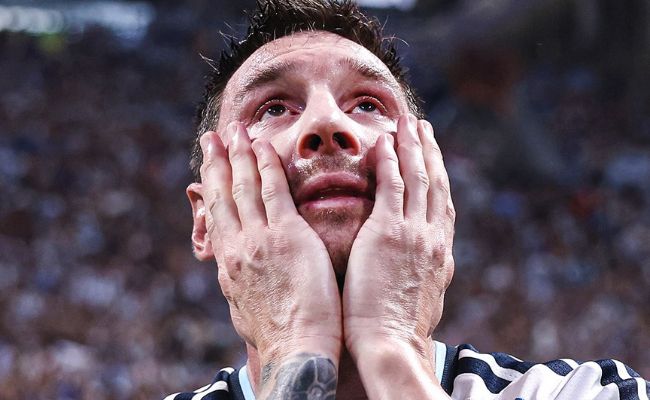 Phỏng vấn nóng Messi sau màn ngược dòng lịch sử của Argentina trước Ai Cập: 