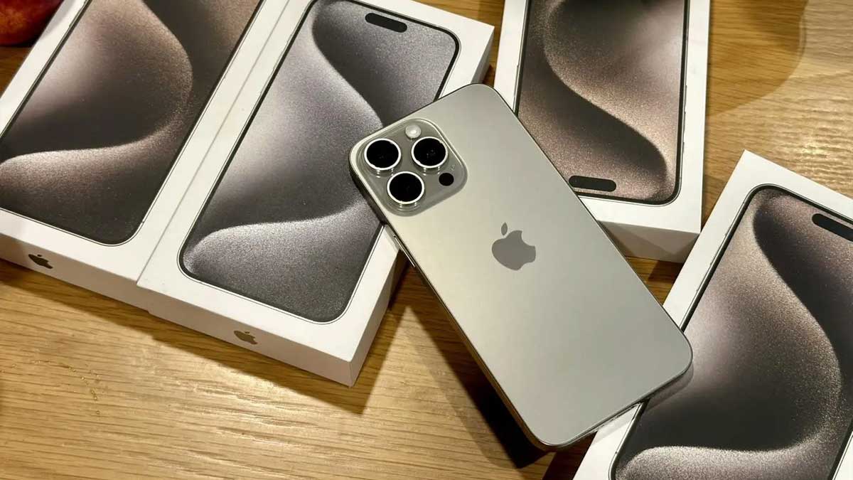 iphone 15 pro max co may mau thumb