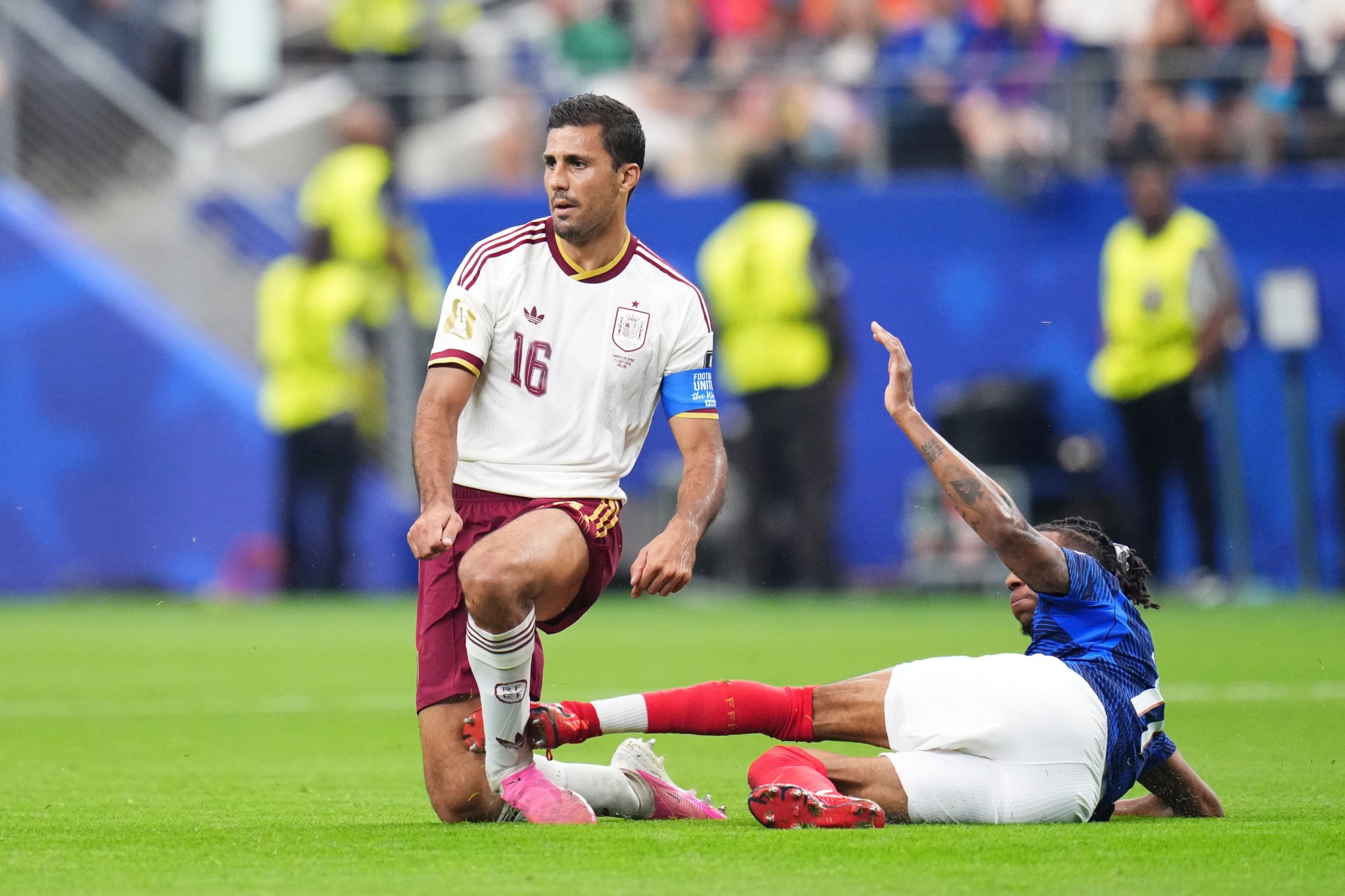 rodri hernandez spain michael olise 1095332084 178406146971283581985