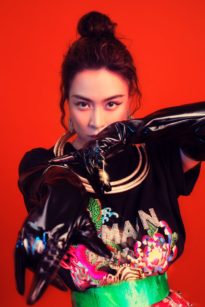 hoang thuy linh album balmain salvatore ferragamo zimmermann deponline 02 20191009