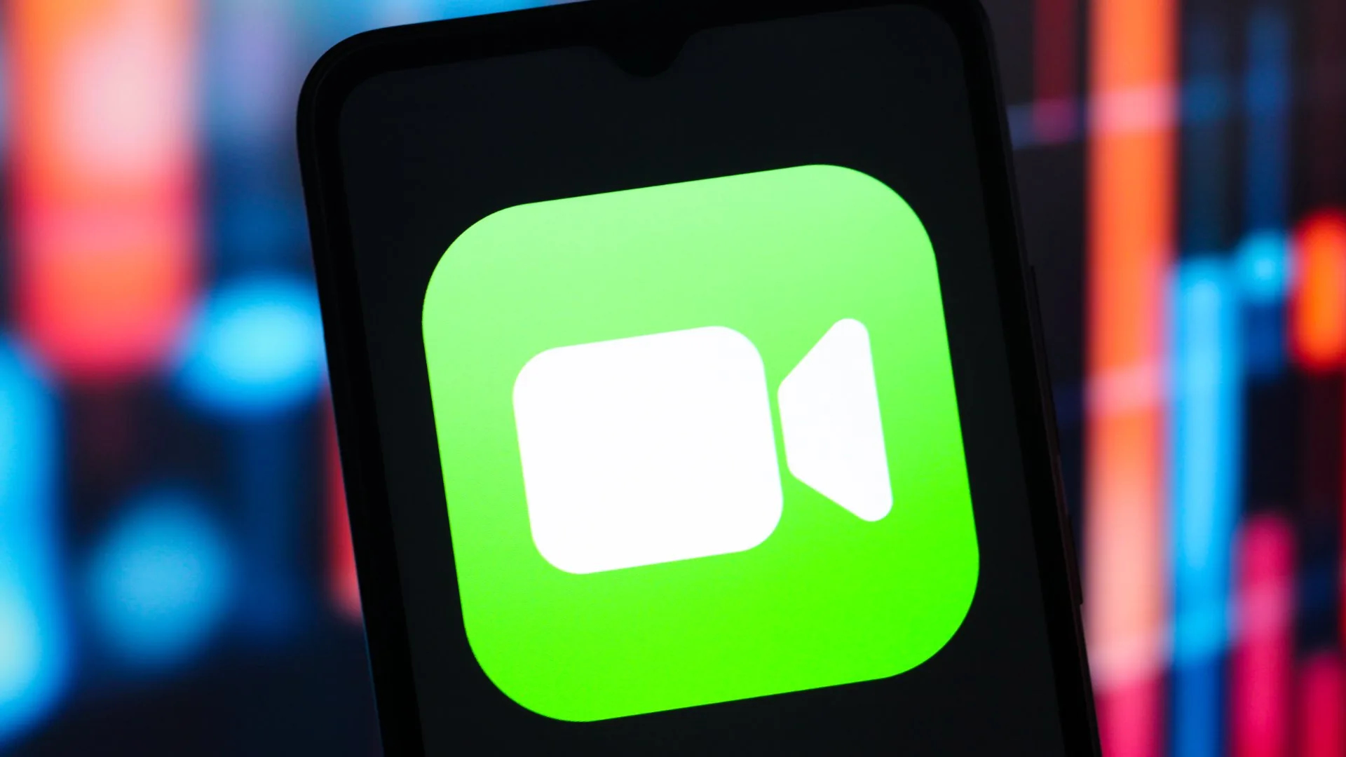 facetime in ios 26 will stop video calls if someone is undretg452496jpg