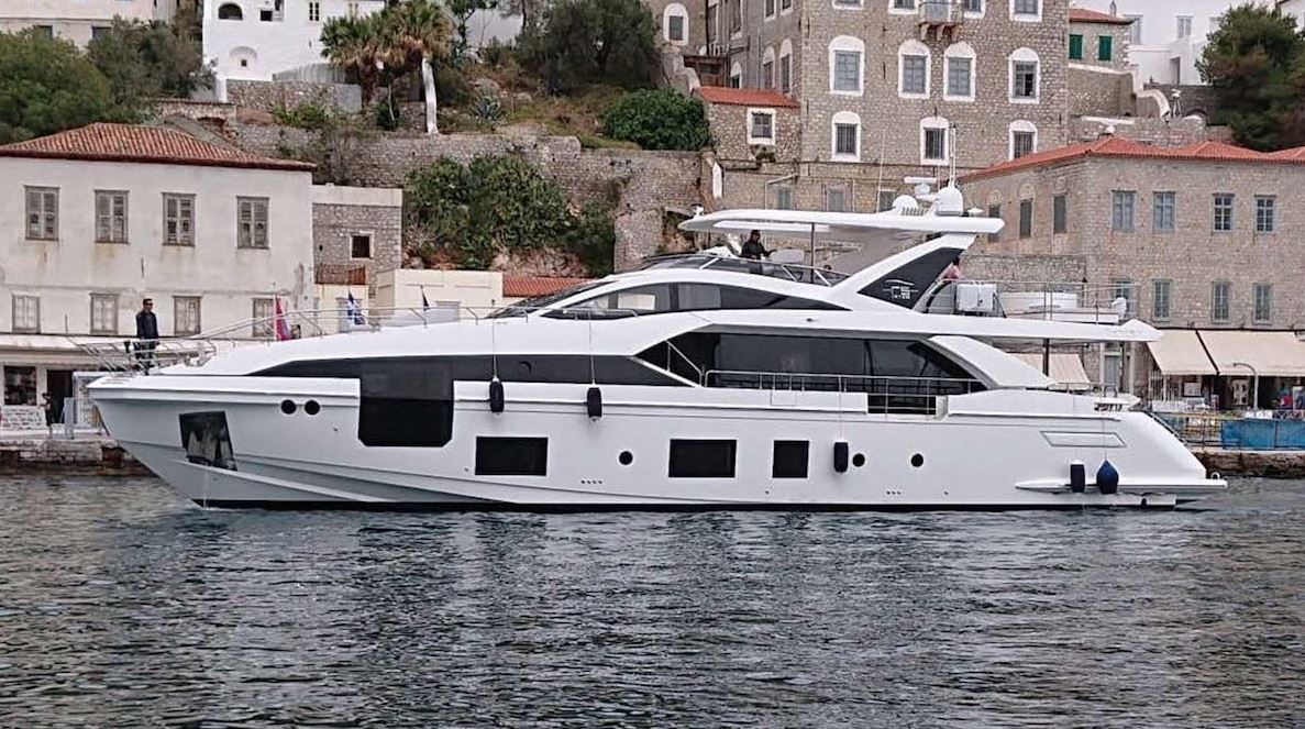 cristiano ronaldo kicks off family vacation onboard his 72m cg mare azimut yacht5