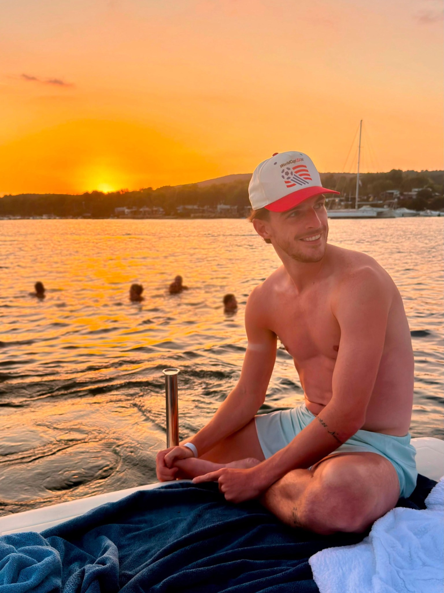 declan rice holiday pics featuring 1101018011 17866649958621930921600