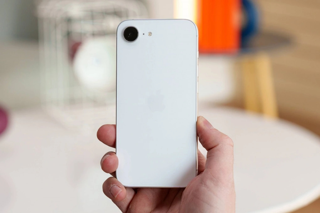 iphone 16e gsmarenajpg 1762333244286jpg