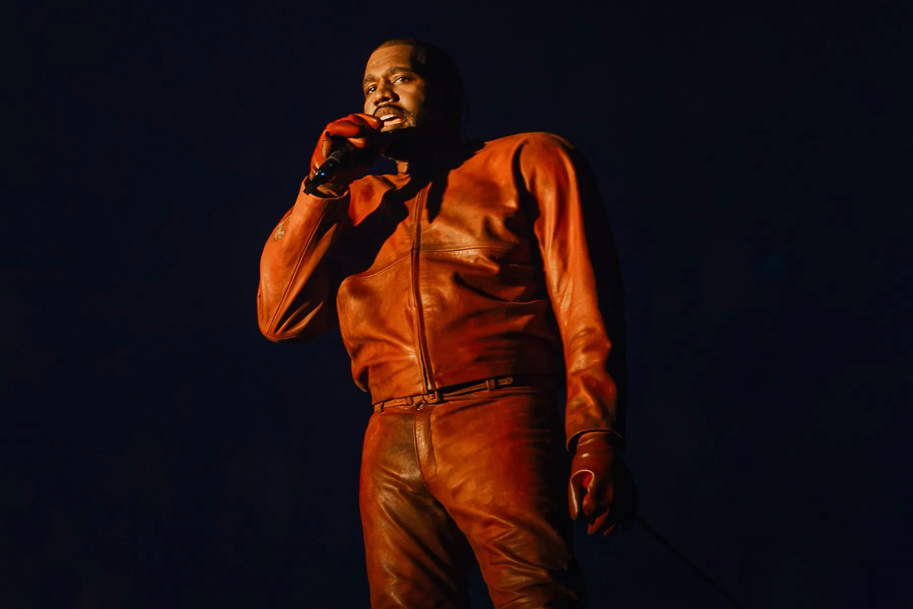 ye chicago billboard 1800