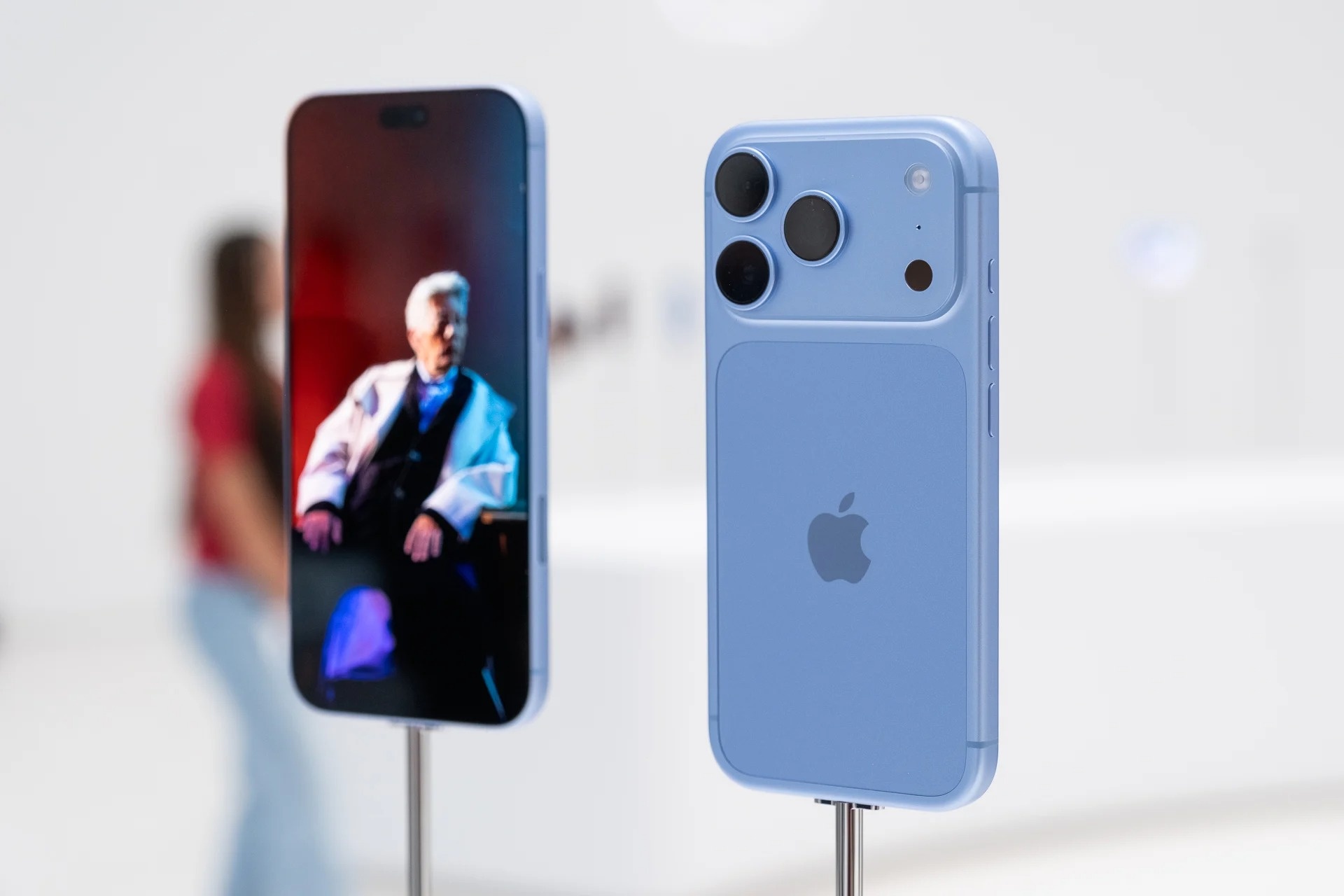06913092026appleiphone18promaxmodemc2