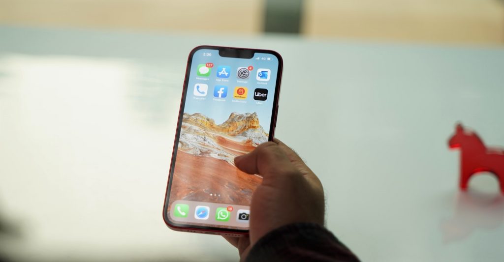 iphone 13 homescreen 1024x533