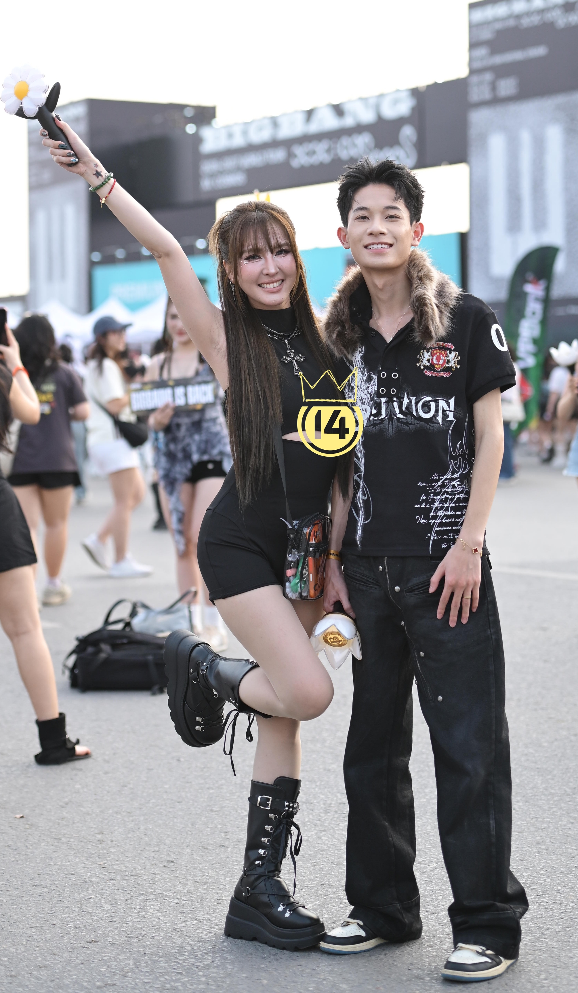 H&ocirc;m nay trời nắng: Mỹ Đ&igrave;nh th&agrave;nh s&agrave;n diễn của hội fan BIGBANG &ldquo;lương 5 triệu/giờ"- Ảnh 4.