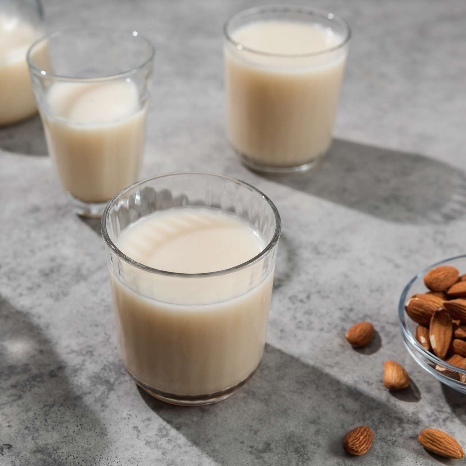 homemade almond milk 263103 1x1 0e27b56838404a08b466748c39e67550