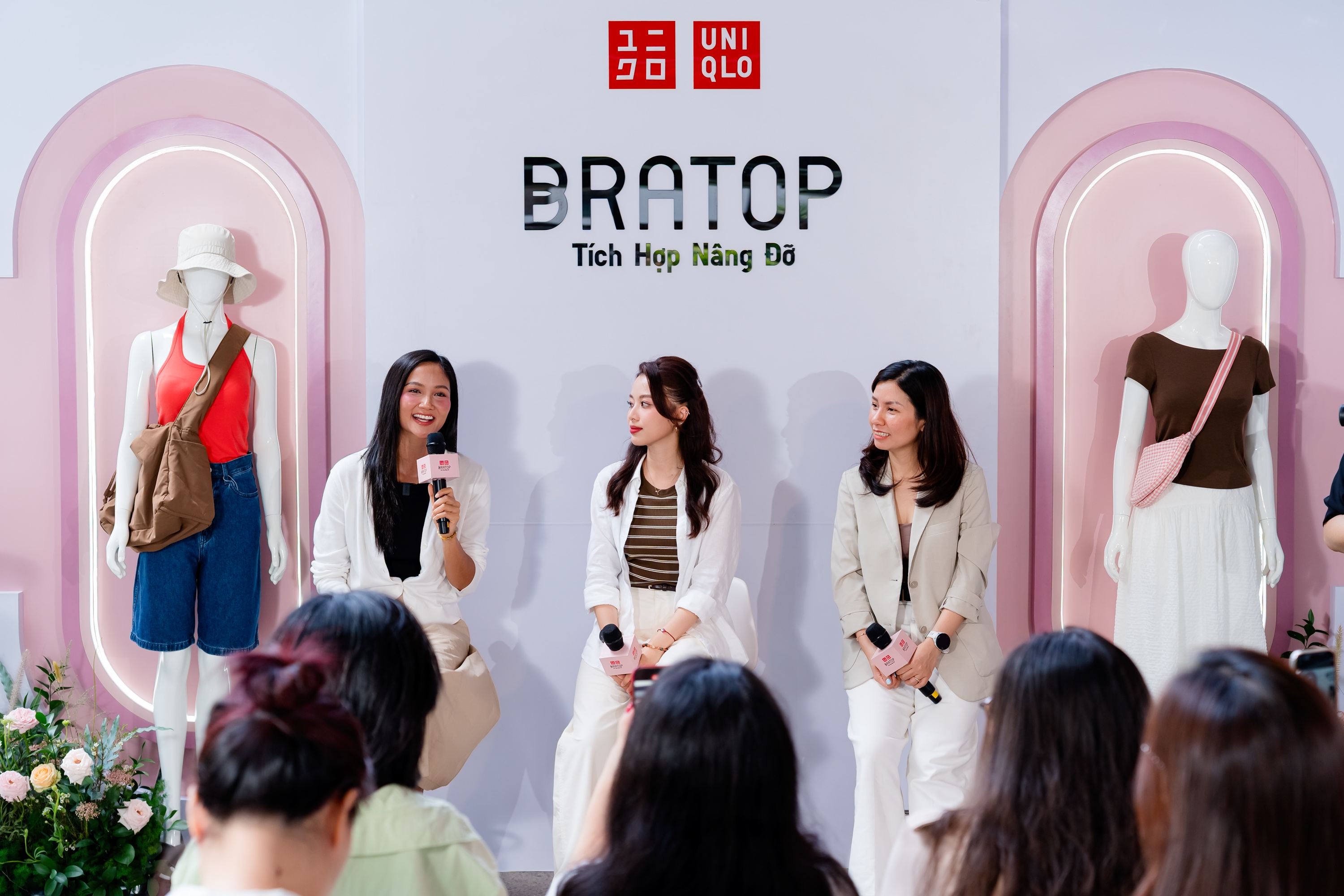 hoa hau hhen nie chia se niem yeu thich dac biet voi dong trang phuc bra top cua uniqlo