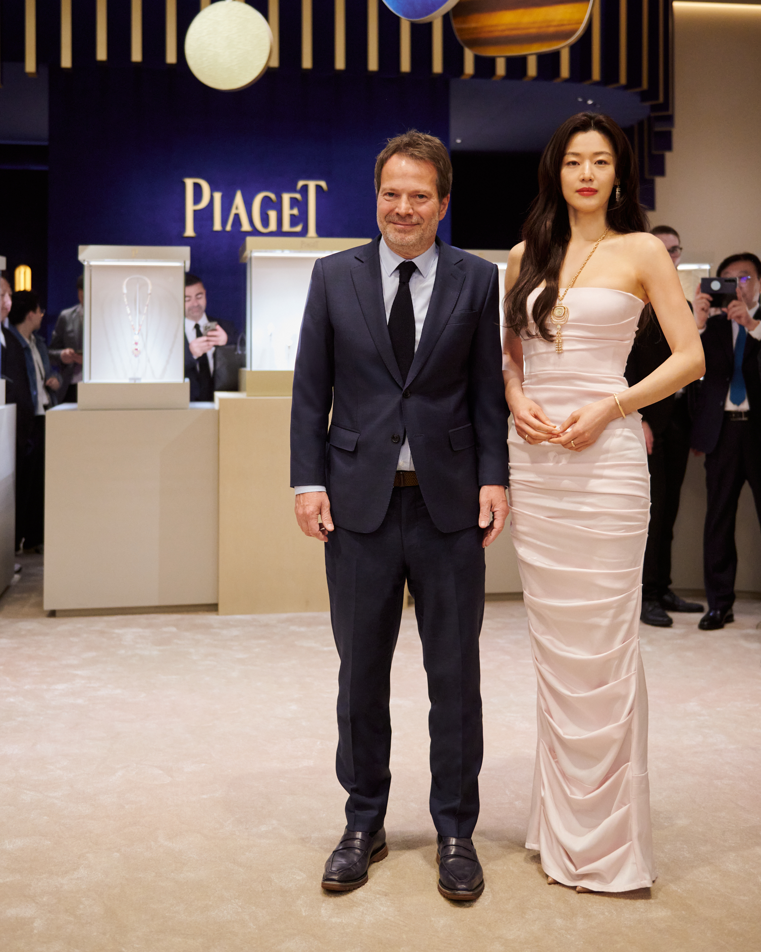 wwggianna jun452 w ceo mr benjamin comar