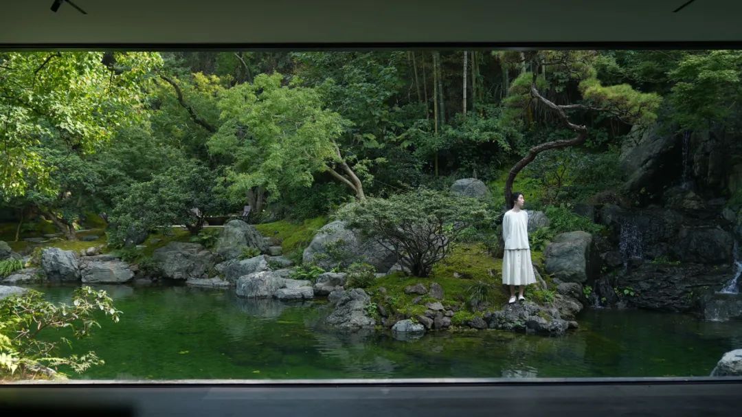 2332a01ef46c40ef9605a7ac83b99bc2