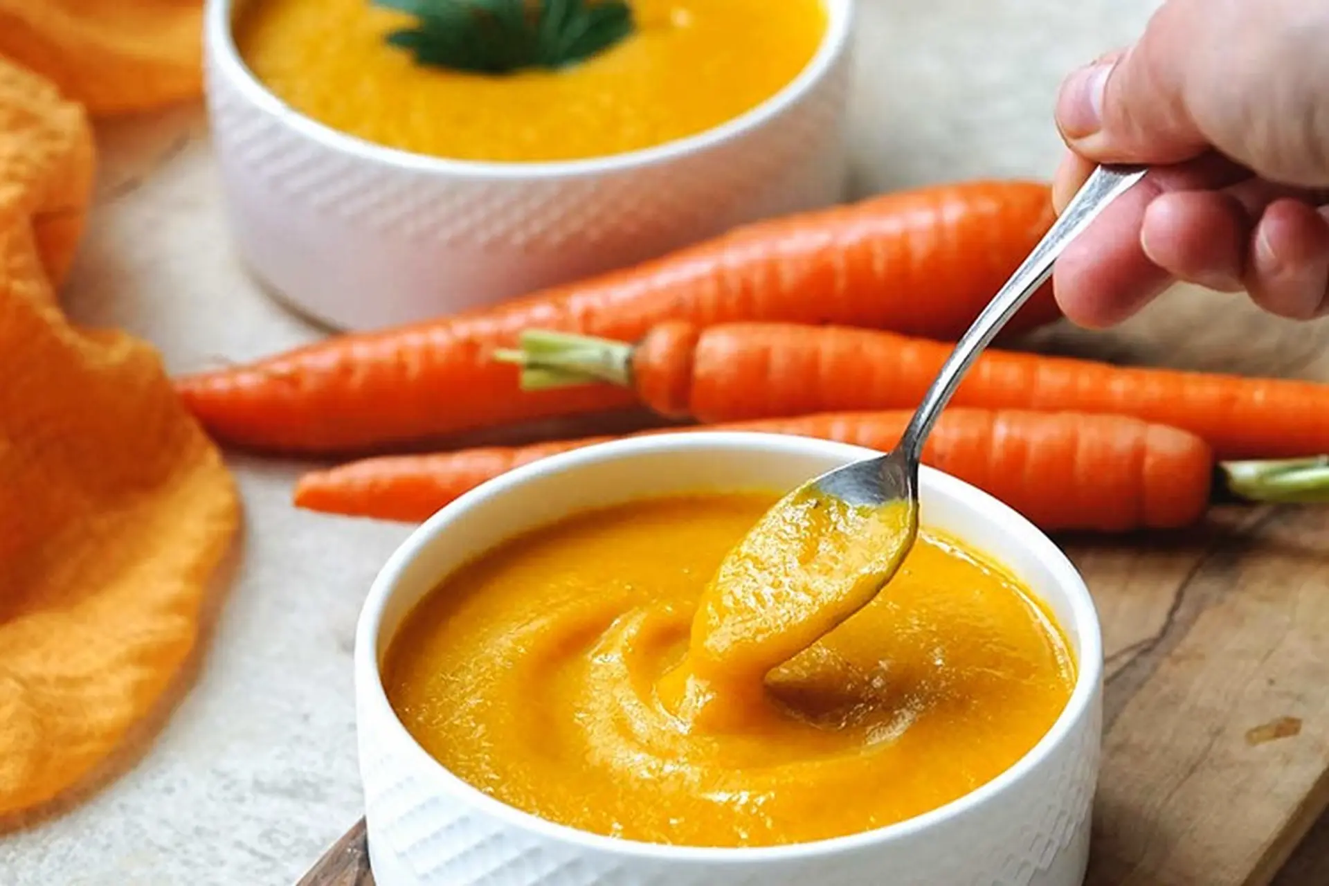 2024116638410114182184998chao ca rot avt