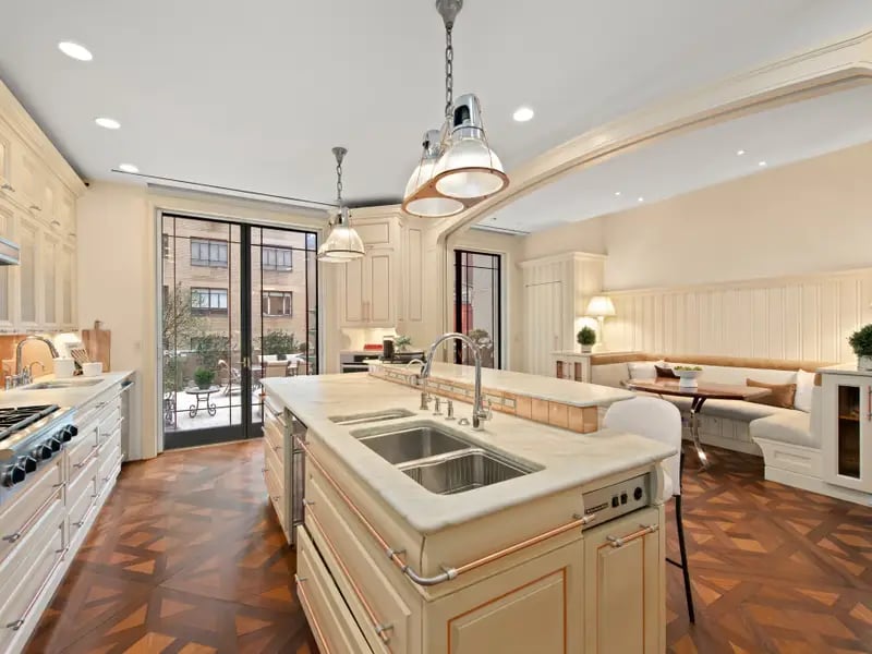 275390fd dc35 493f a9ac 3671a08de1fa