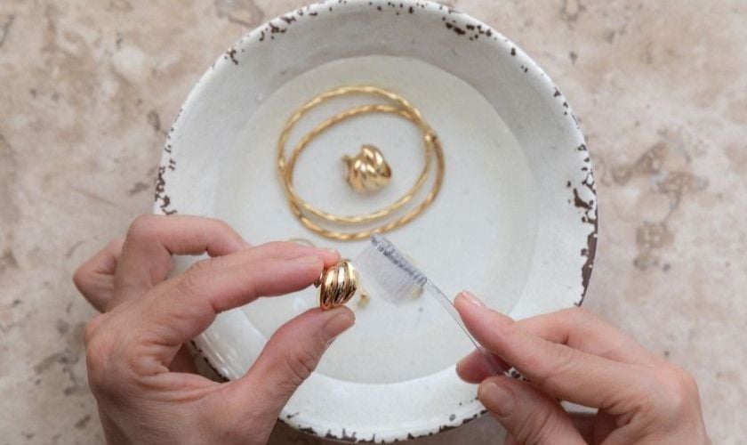 cach lam sang vang tay 72d1ace332b804099a8d47cc657b8cbcd