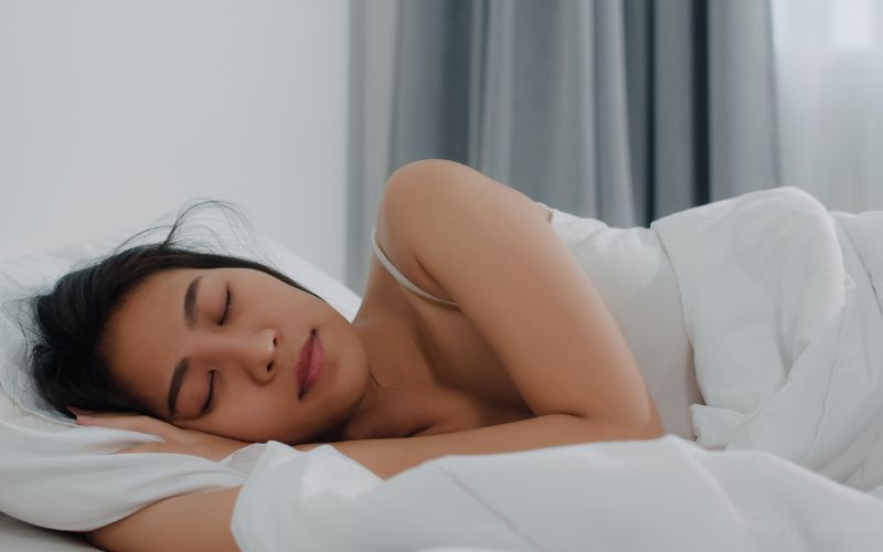 ngu som co tac dung gi bi quyet tap thoi quen ngu som 202310012251368561