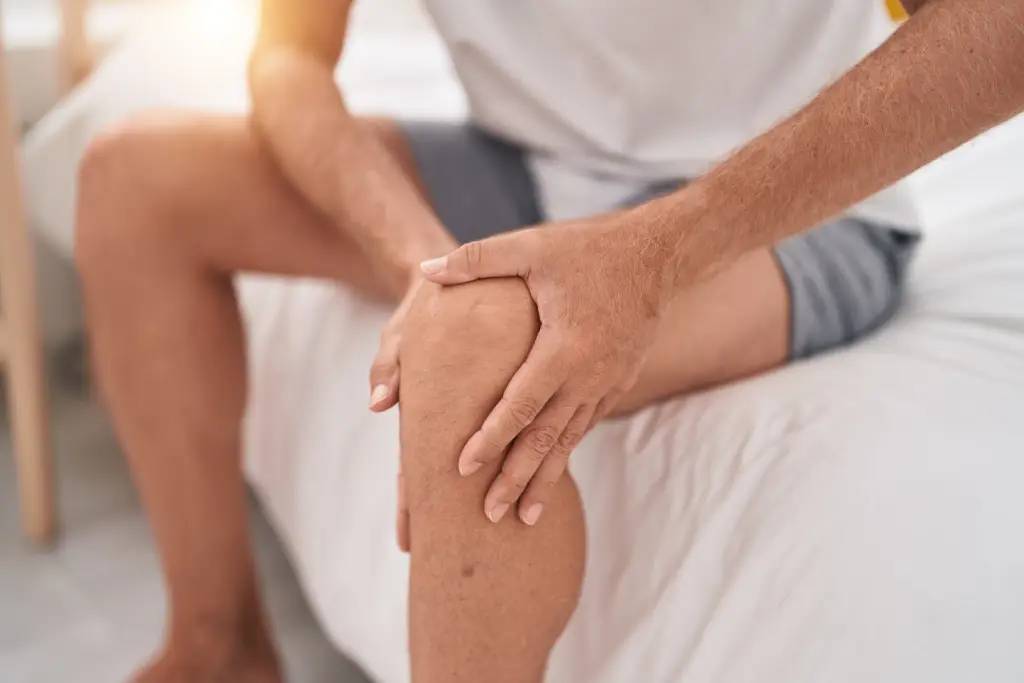 tips for knee pain 1742466591386397241964 1742527585259 17425275854721020344513