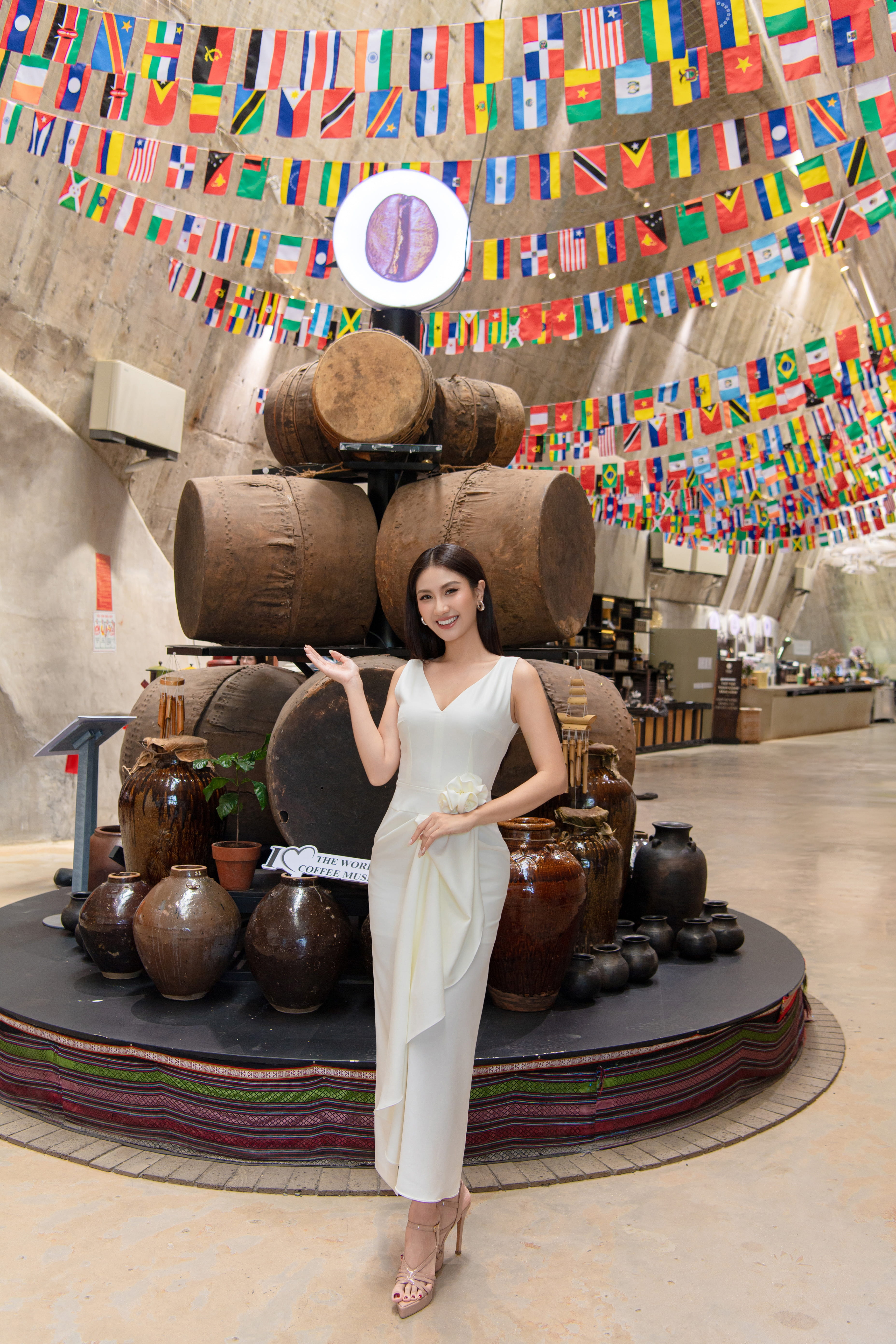 miss cosmo vietnam 2025 phuong linh 1