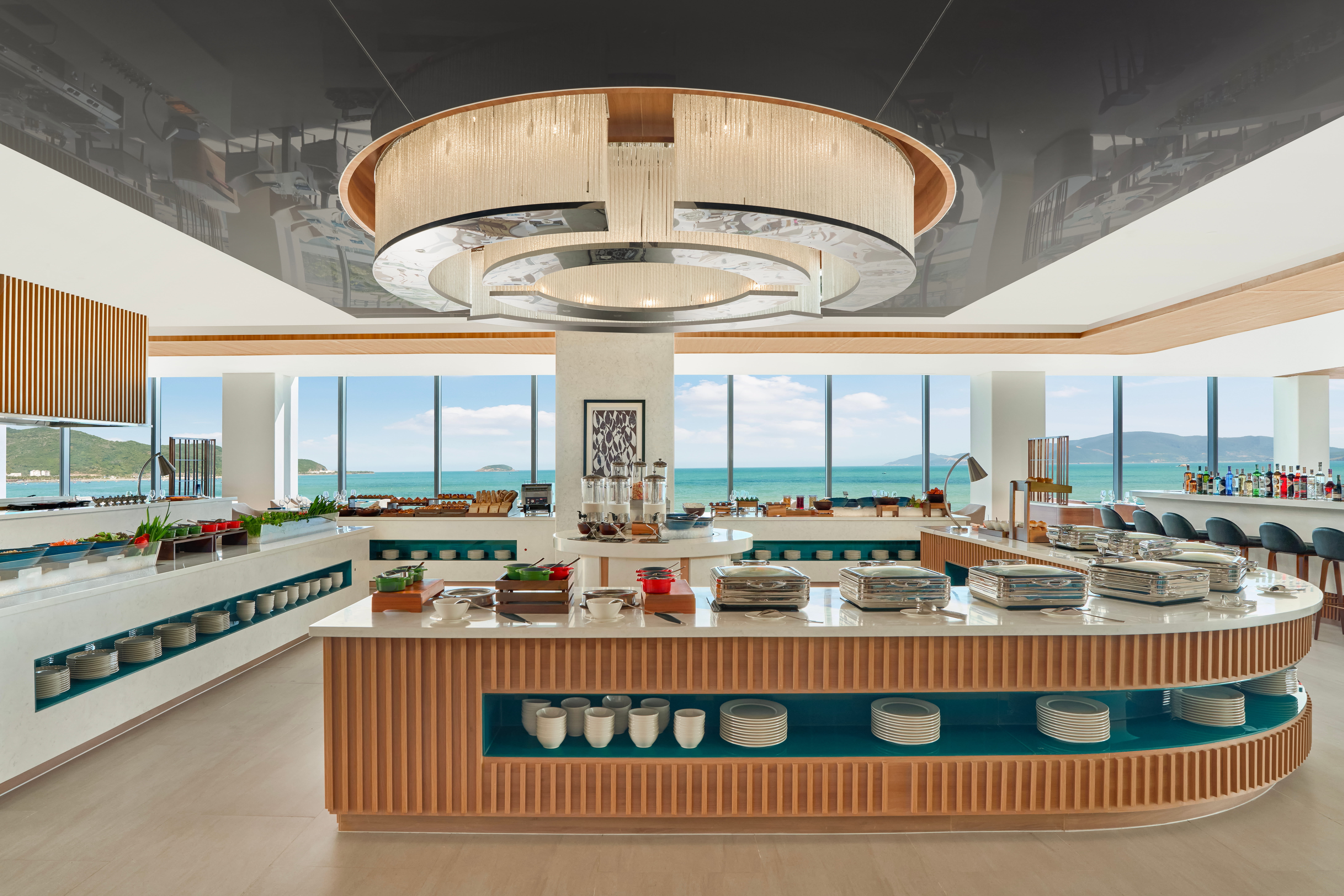 07 the show restaurant