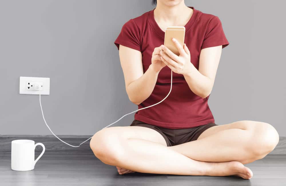 use phone while charging 20230809062954110