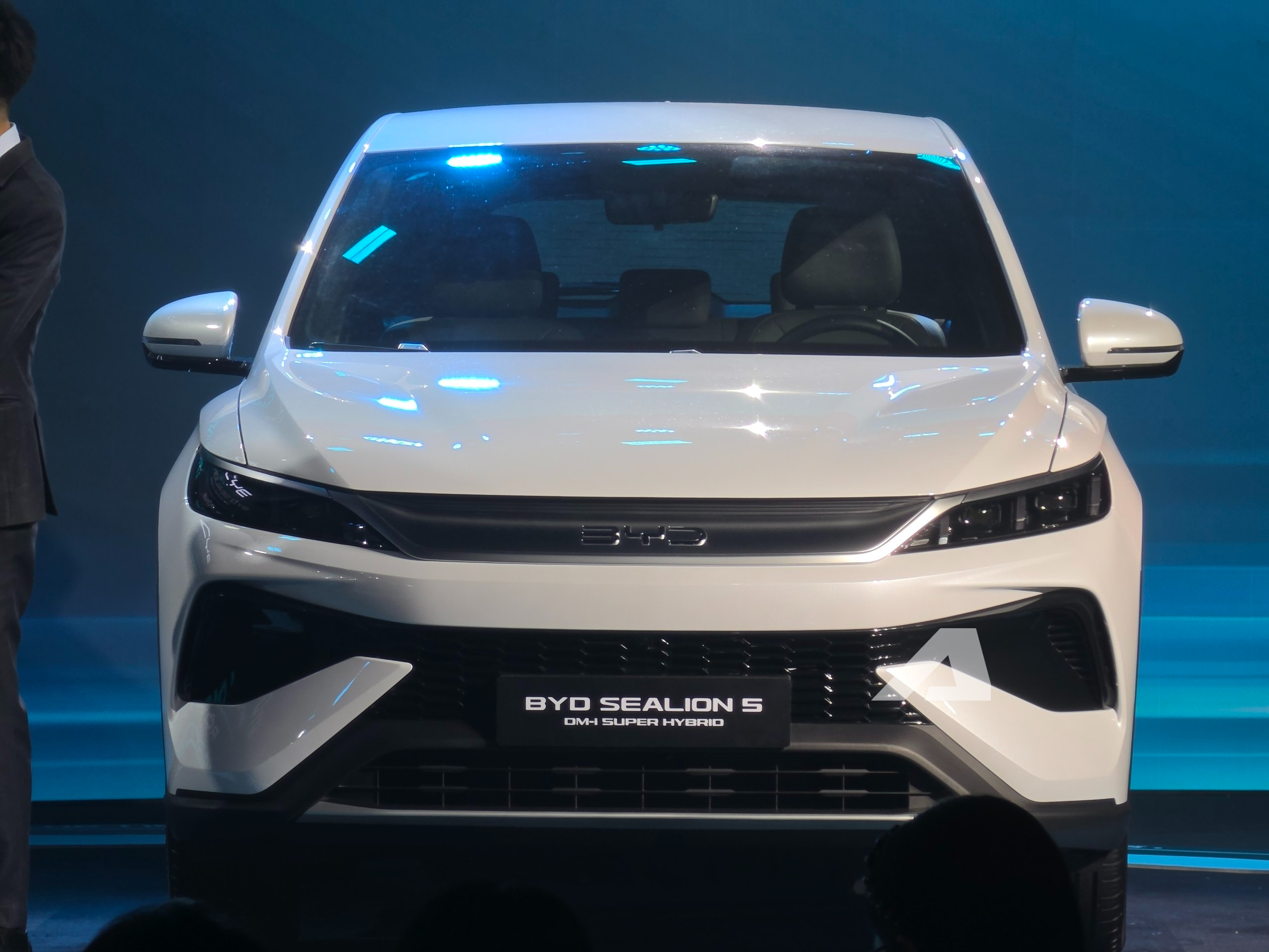 byd sealion 5 p 4logo