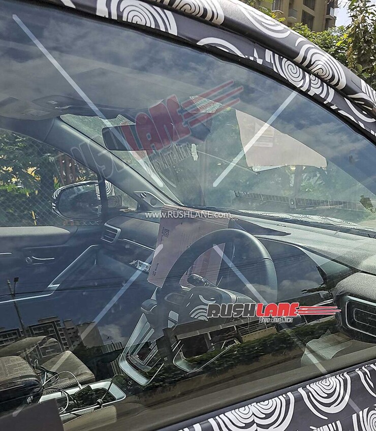 toyota innova cross 2027 tiep tuc lo dien voi man hinh 123 inch ben trong noi that 2 1789242353 597 width740height848