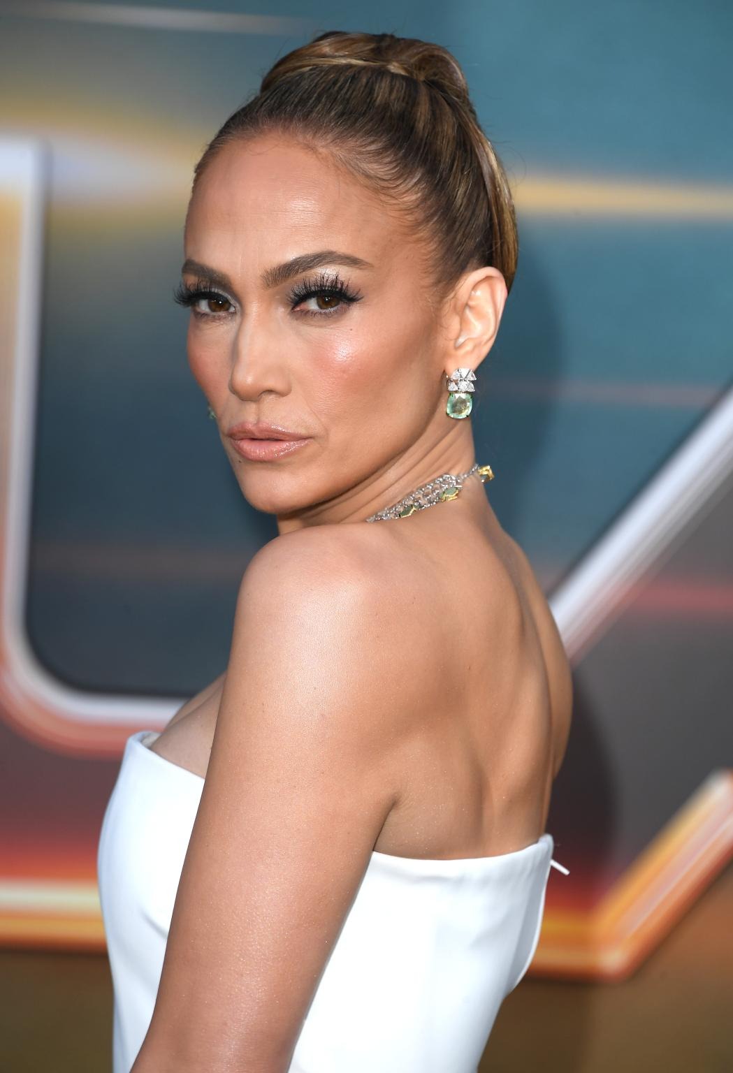 jennifer lopez arrives premiere