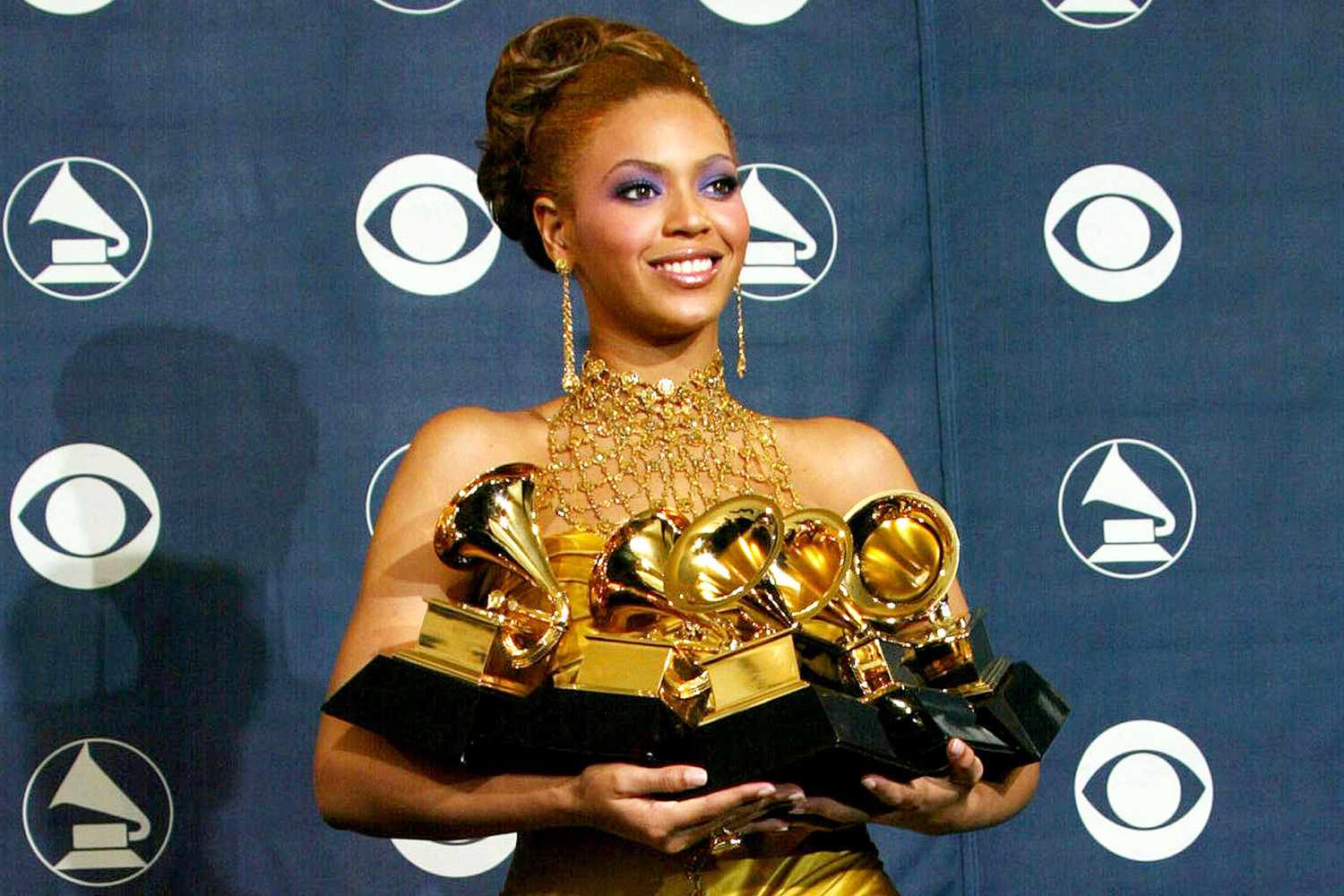 beyonce grammy awards 1215222 8757e896d2934407b95a3afaad086e38