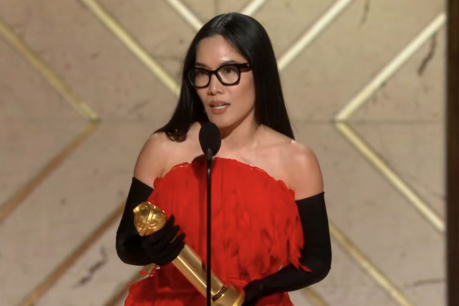 ali wong 2025 golden globes 010525 2 9bf5710078db4d1ba96162a900bcf642
