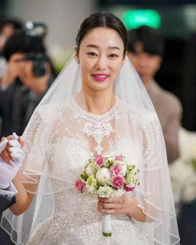 4 1742716021839214049208 1742716