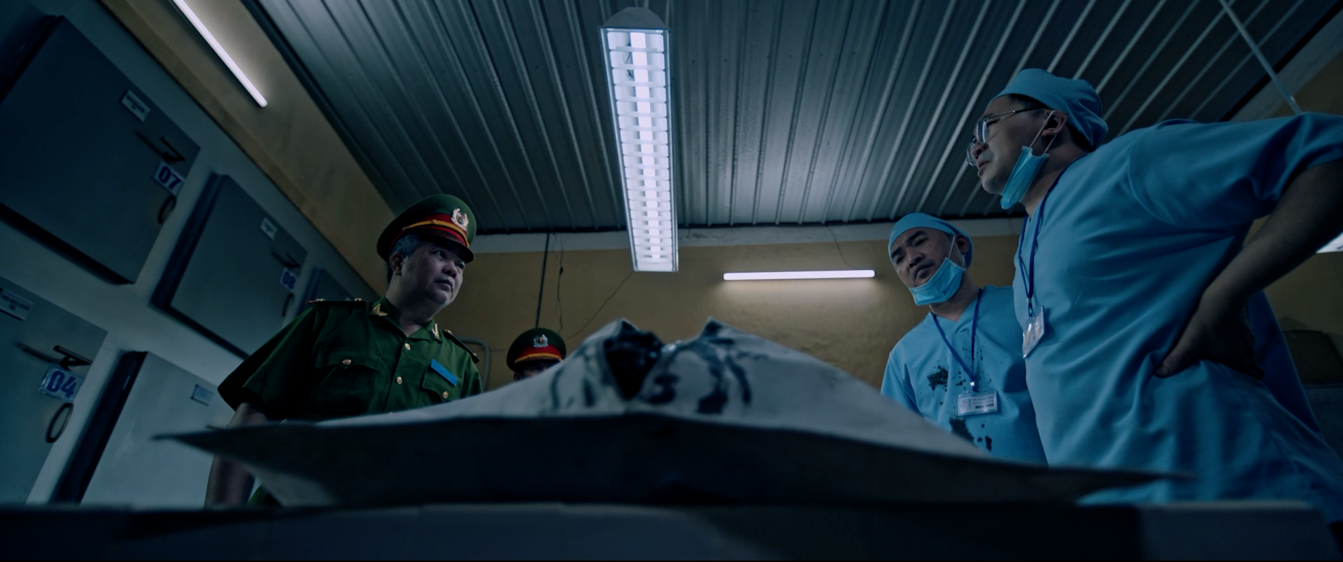 12 1744101702398308316615