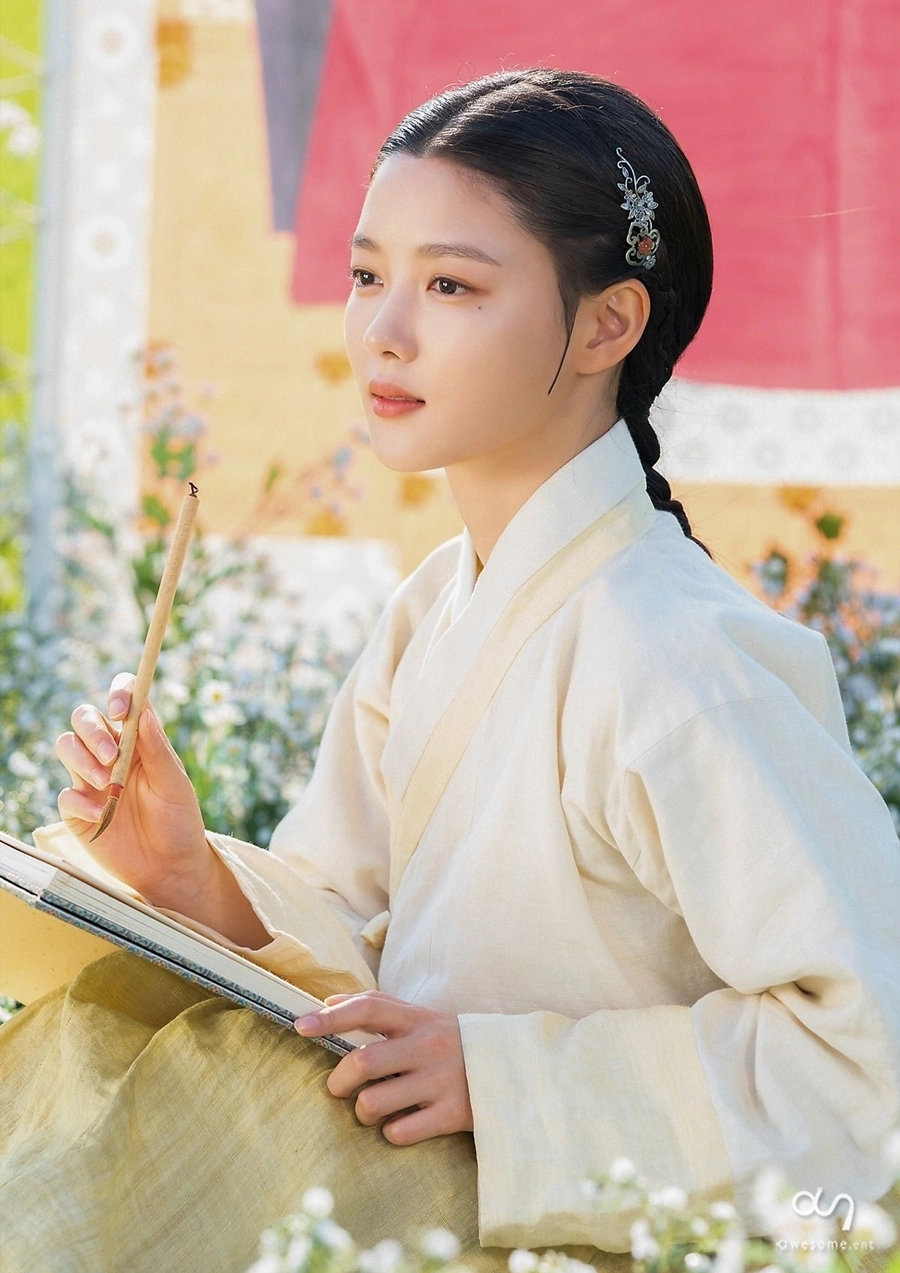 kim yoo jung 1 6821 1630123303