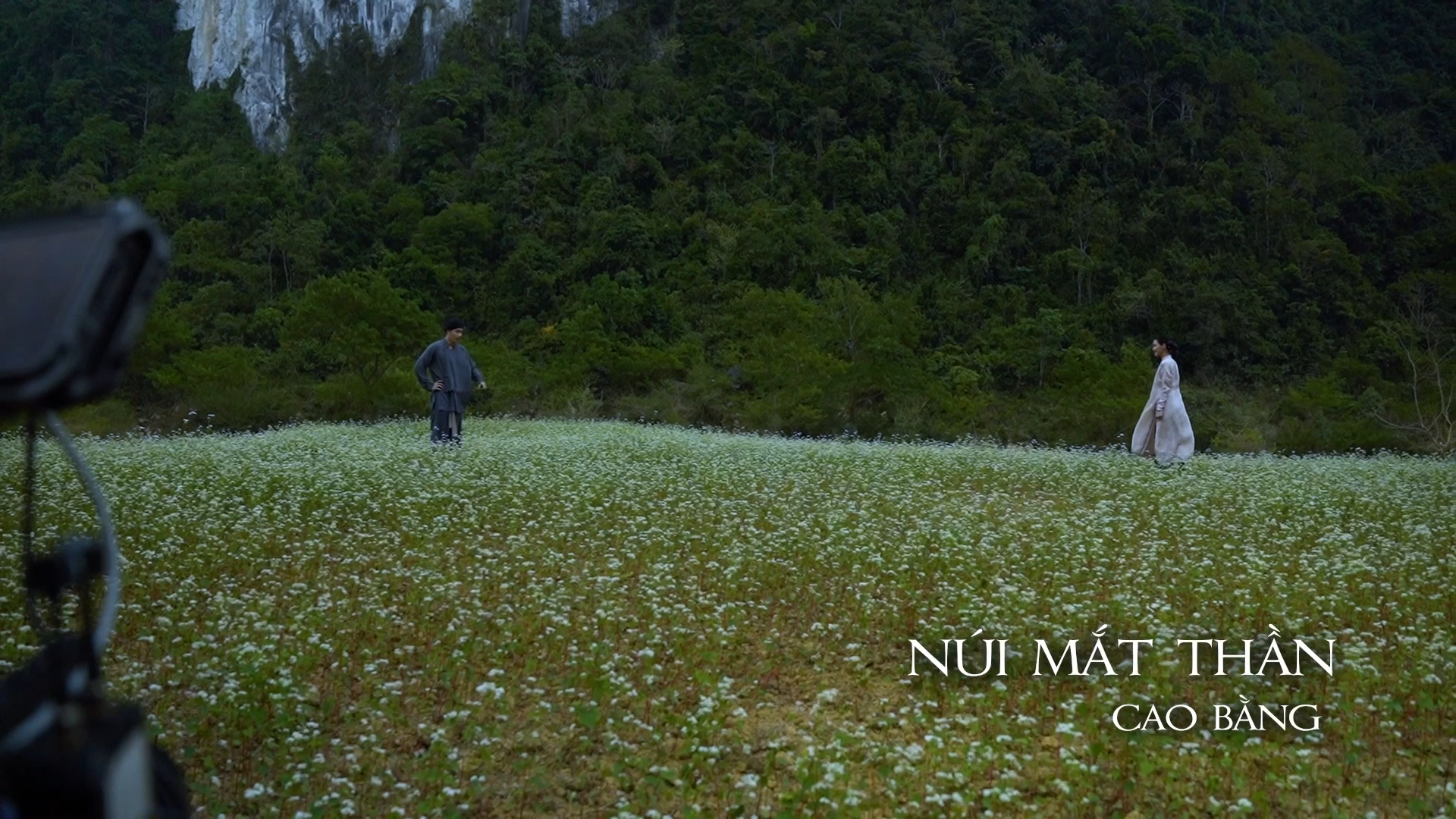 ttkfeaturette1boi canhlocationtextfinalngang00004514still020