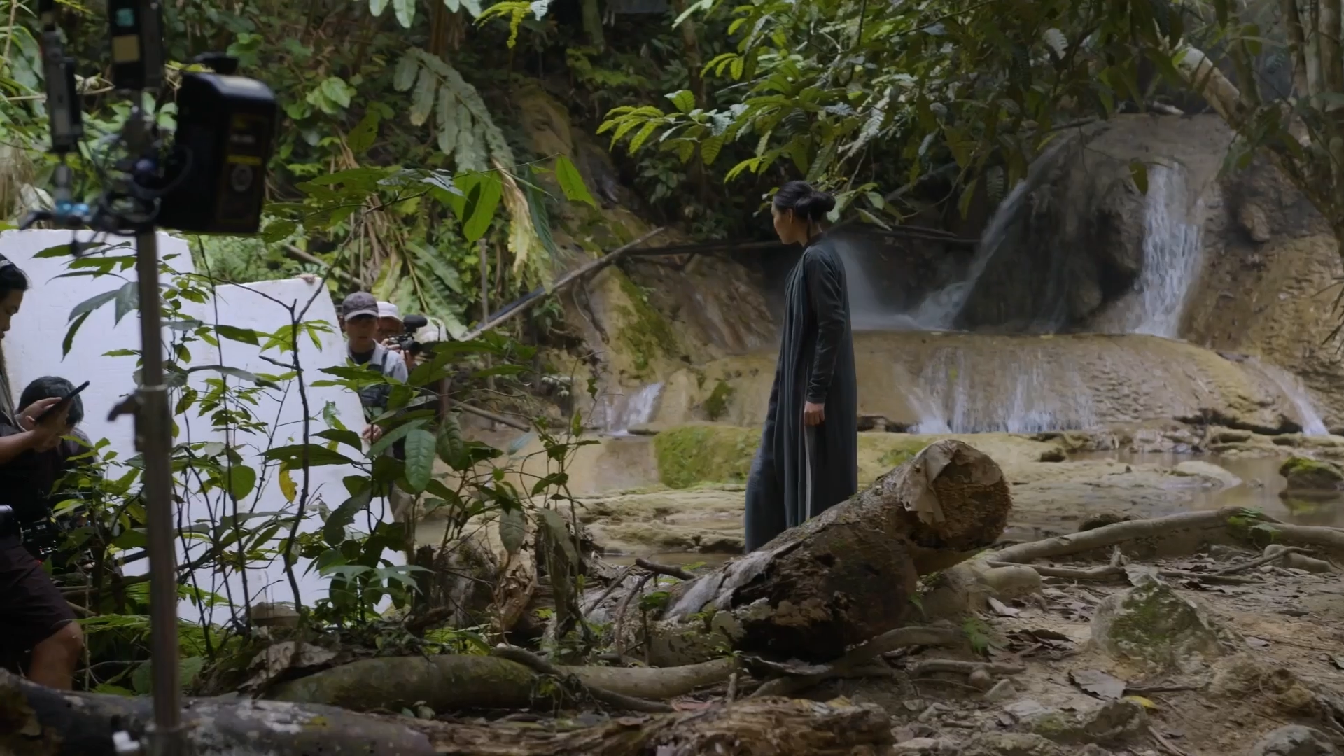 ttkfeaturette1boi canhlocationtextfinalngang00011308still030