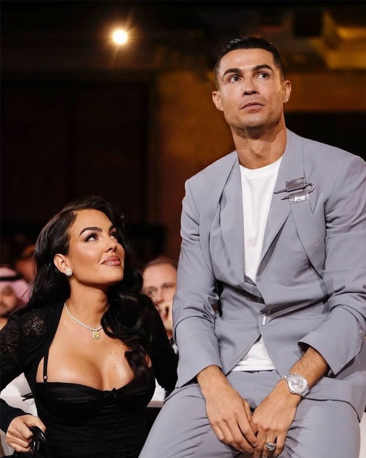 1735698020 georgina2 4445 width7