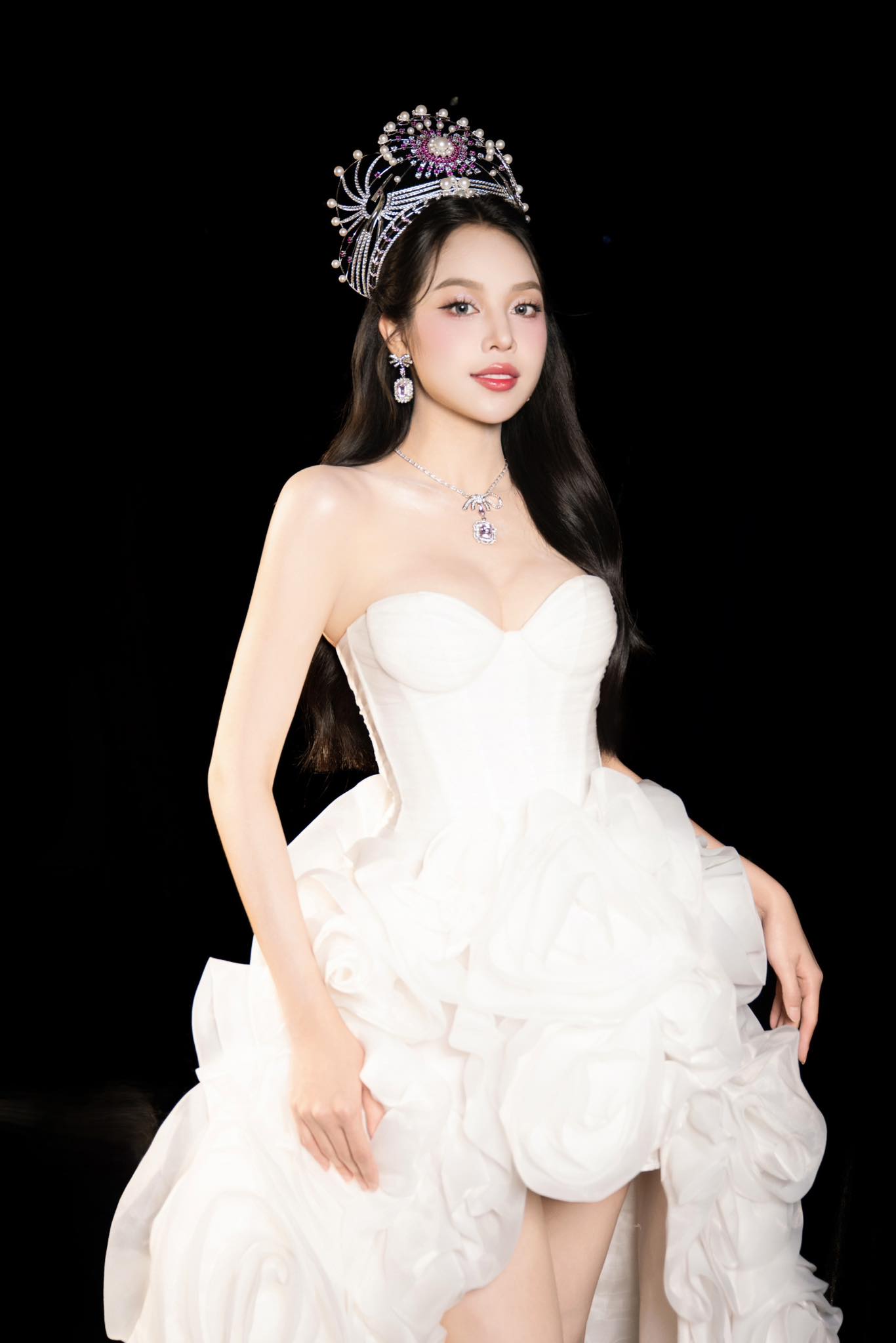 4926537806728928390127601147598725359135730n