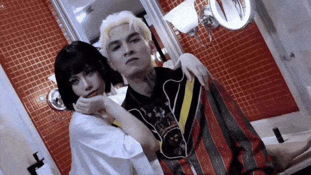 edonald gold adamn official mvmediab3wr zve0rw002720ponline video cuttercom ezgifcom video to gif converter 174437099316866714163 1744418229949 1744418231811940039020compressed