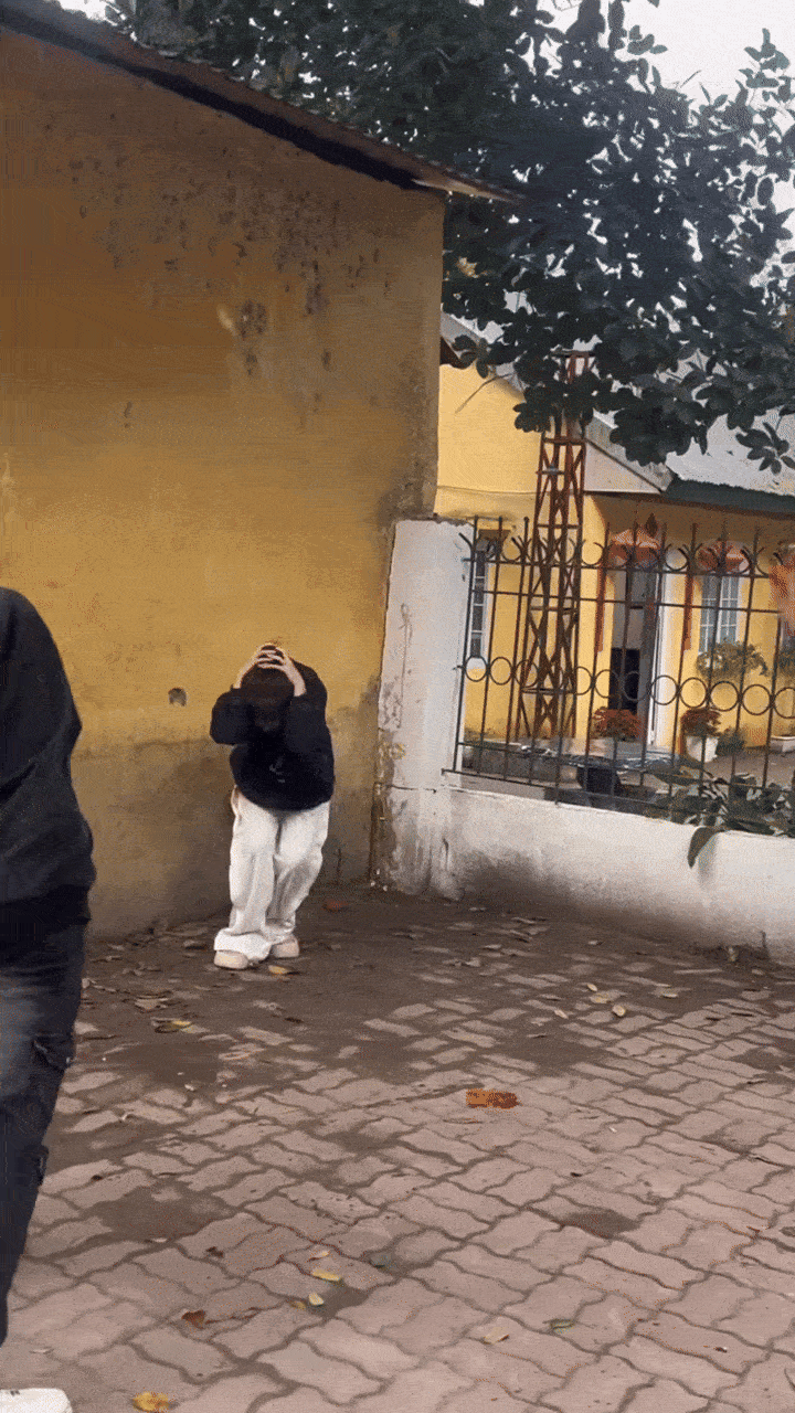 ezgif 8769d8cd3e4143