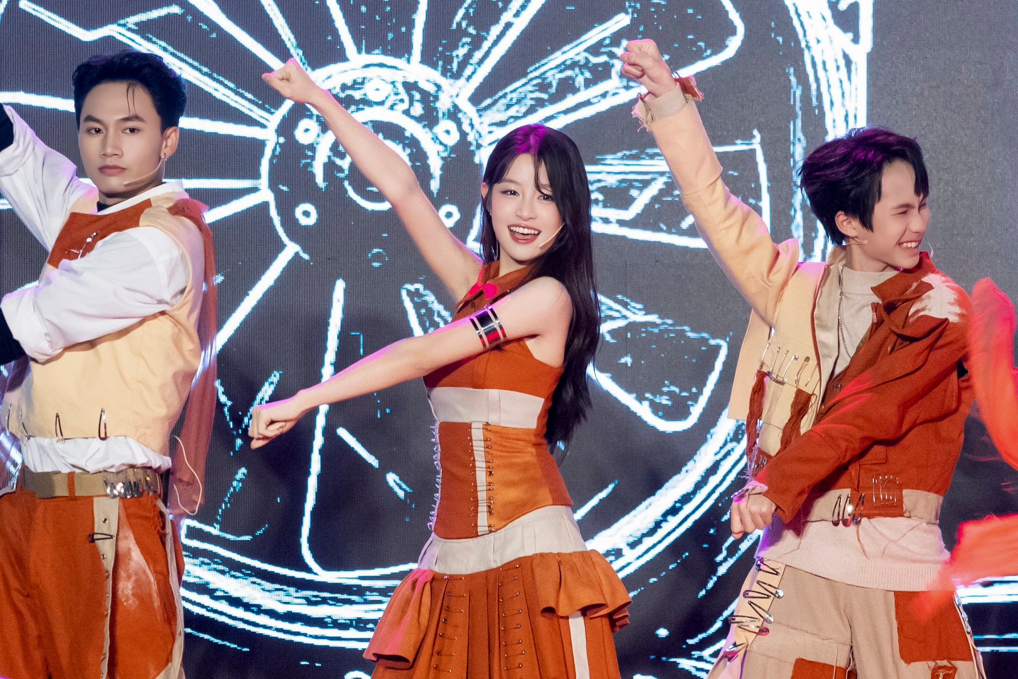 49402460911734401214606641195800555080352230n