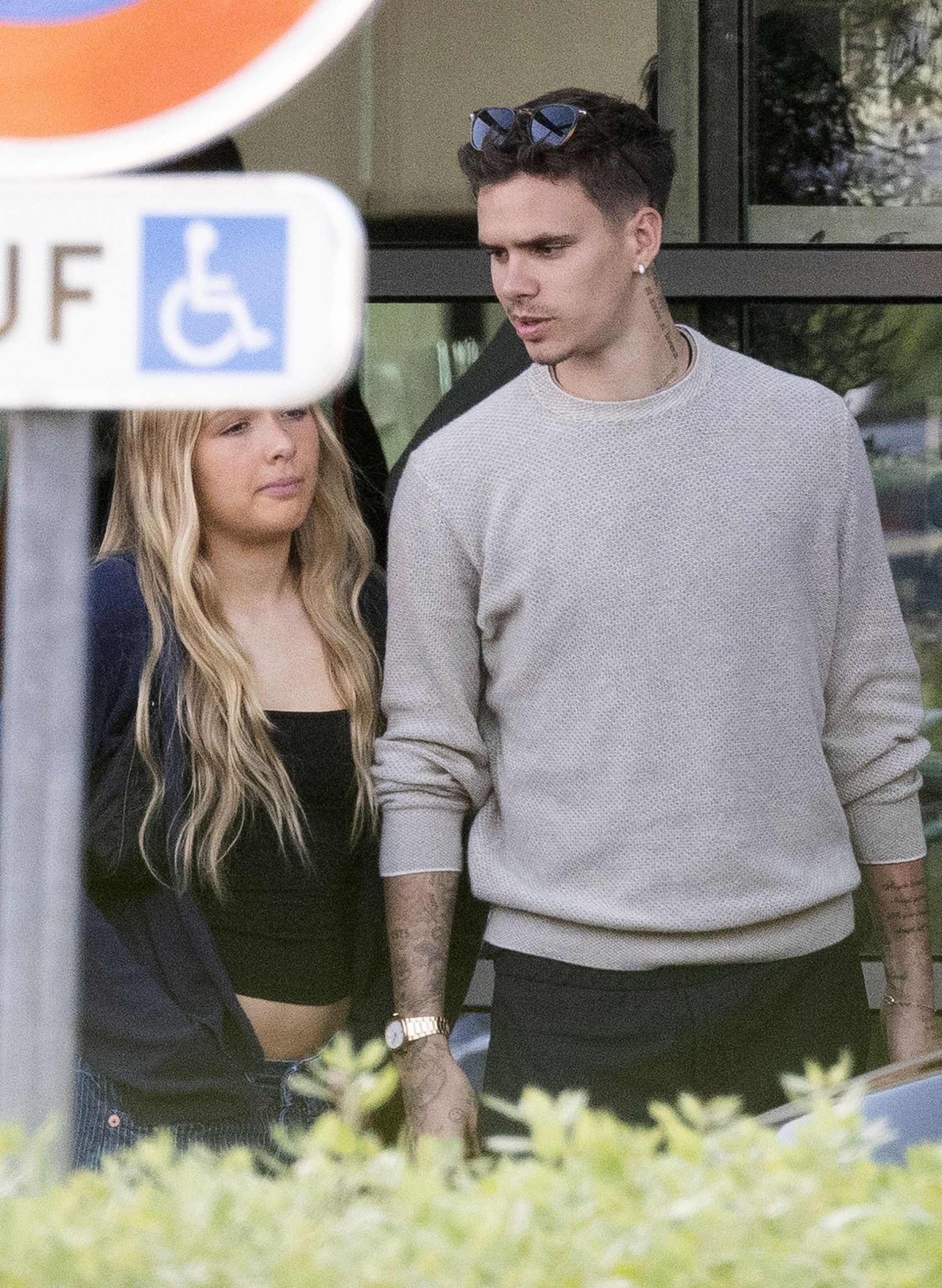 beckham family arrives paris le 2