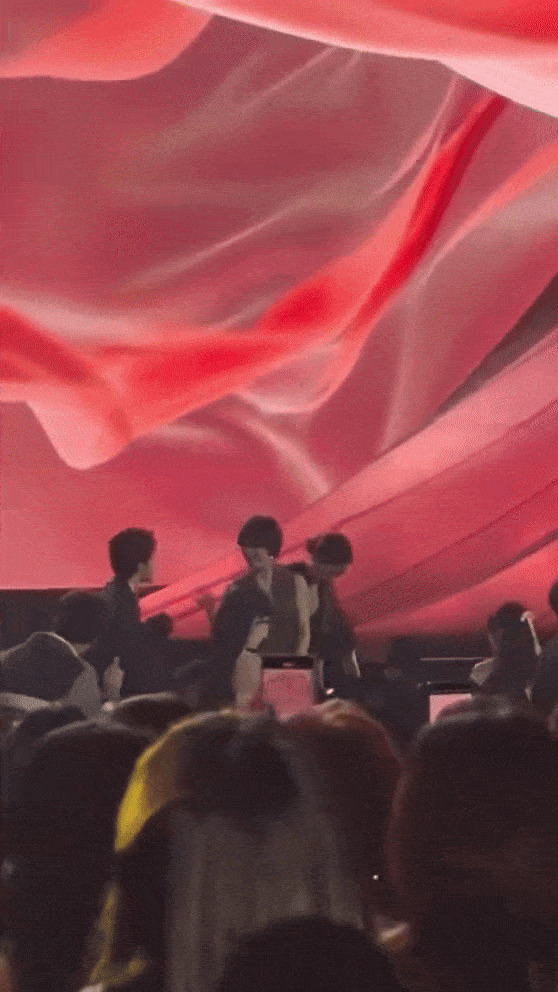 ezgif 341bcb48847a41