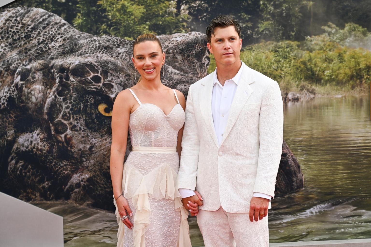scarlett johansson left colin jo scarlett johansson left colin jo