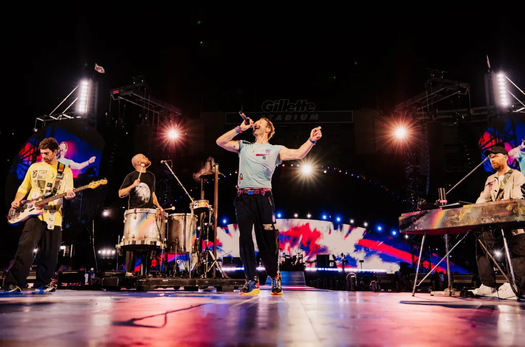 02 coldplay boston cr anna lee billboard 1548