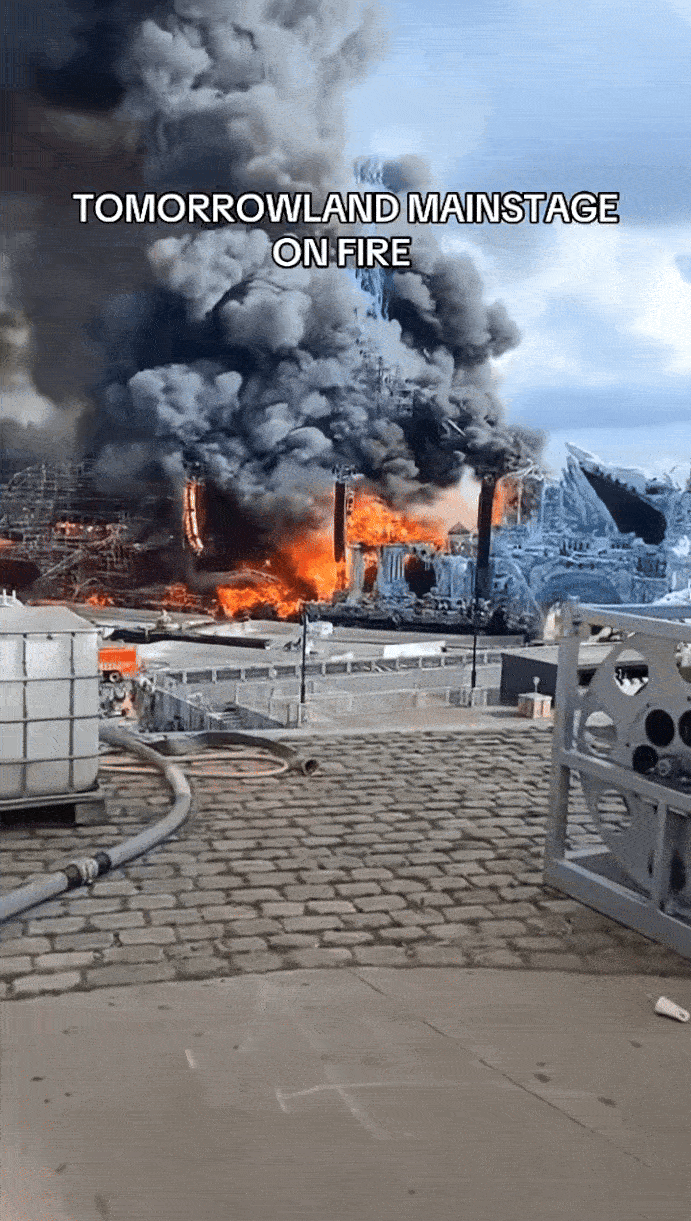 thetomorrowlandmainstageisonfirerightnoweventhebiggestandmostpowerfulfestivalsintheworldcanfacemomentslikethisithappensalleyesareontomorrowlandhowwilltheworldsfestivalhandlethis sendingstrength ezgifcom video to gif convertercompressed