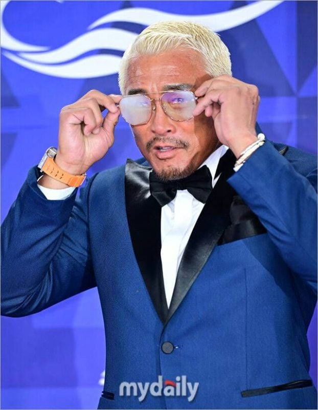 blue dragon series awards red ca